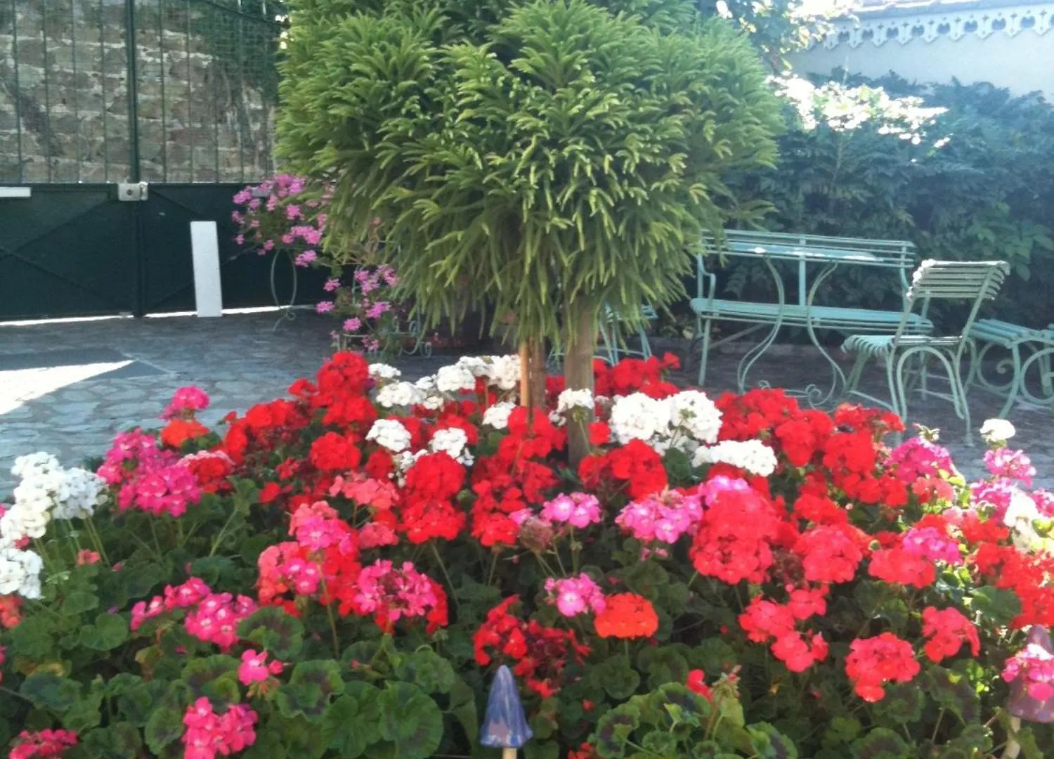 Au Fond De La Cour Bed & Breakfast Veyre-Monton 3*,  France